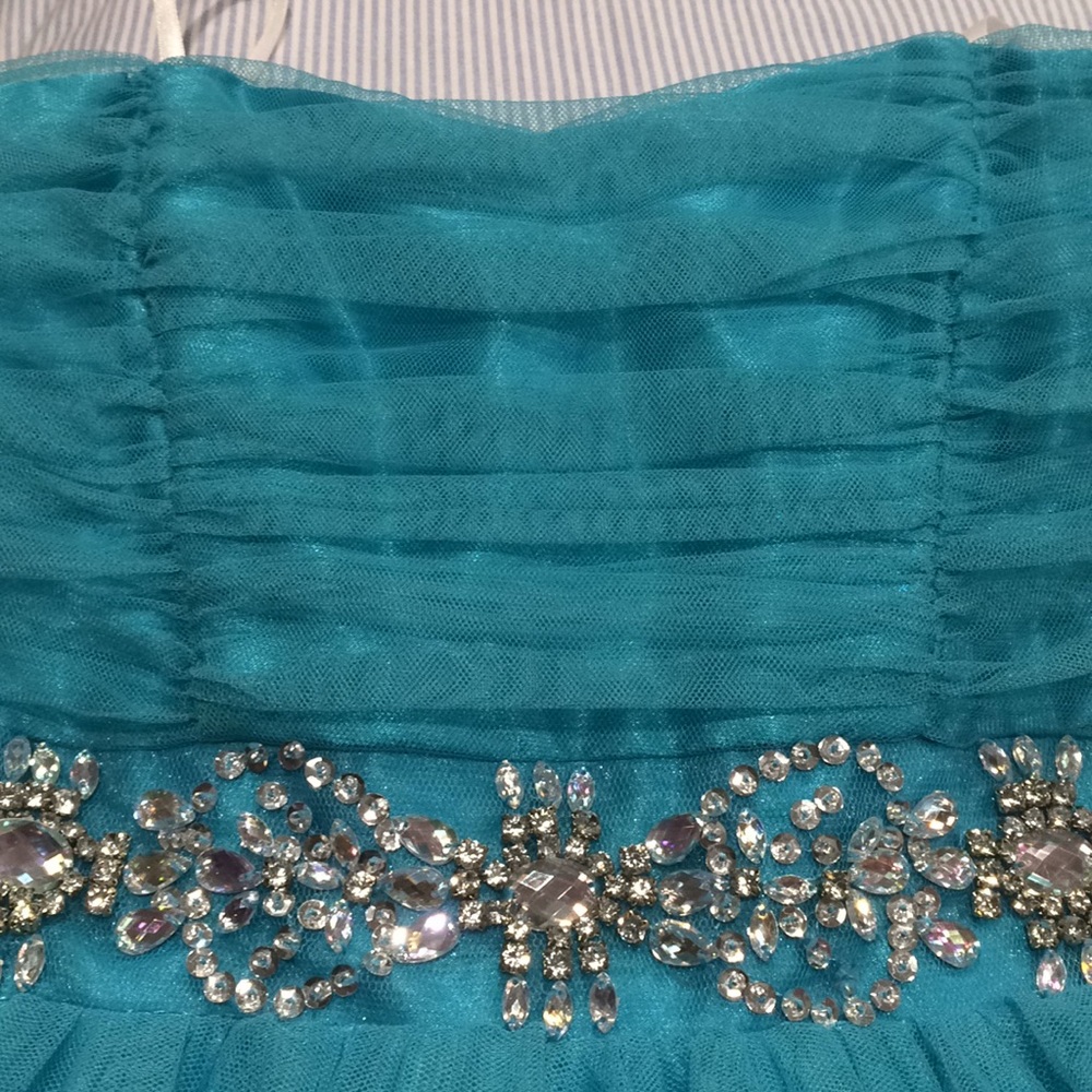 Dress - Picture 3 of 8